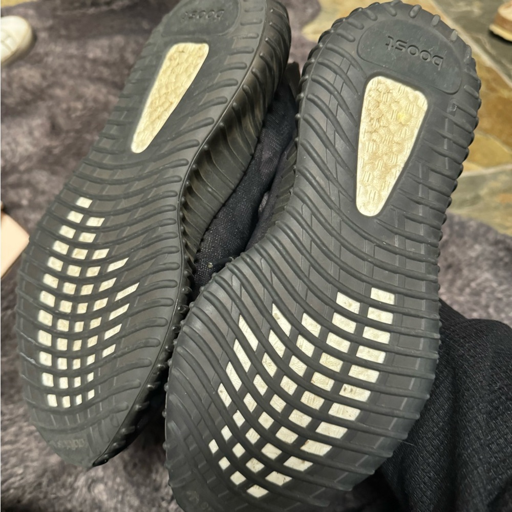 Yeezy sneaker - Picture 3 of 3